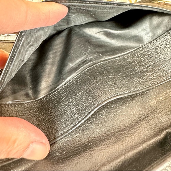 CHANEL black leather wallet crossbody bag with chain and charm - Picture 9 of 16